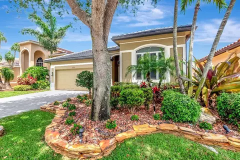 7915 Monarch Ct, Delray Beach, FL 33446