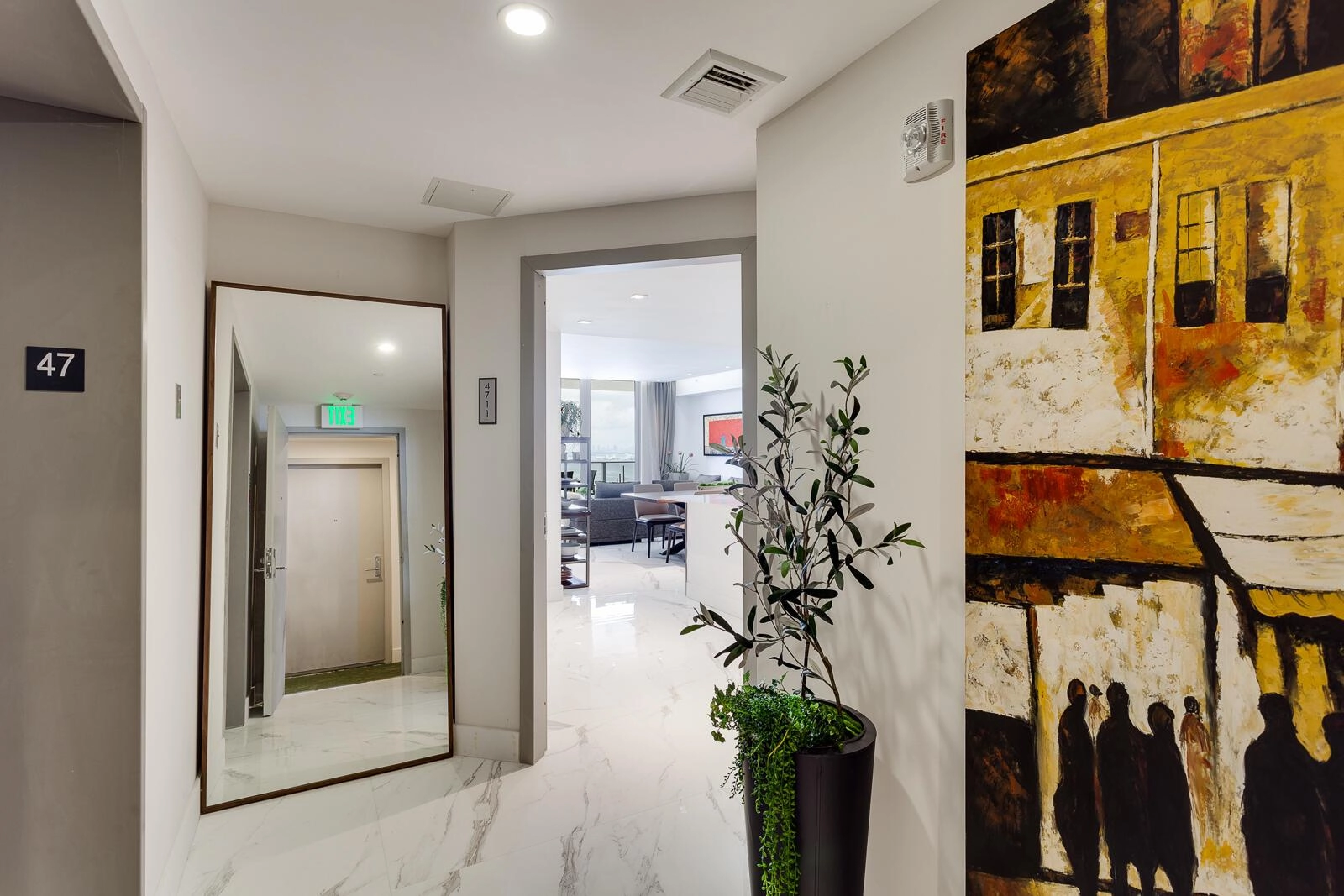 488 NE 18th St Unit 4711  