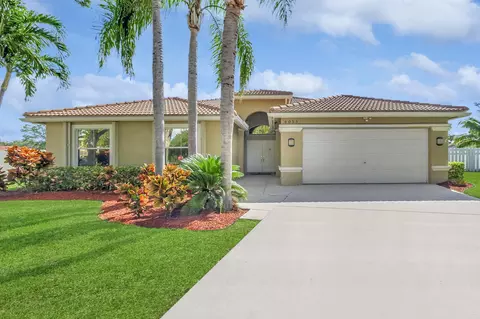 6055 Indian Forest Cir, Lake Worth, FL 33463