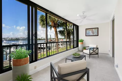 1748 Jupiter Cove Dr #220, Jupiter, FL 33469