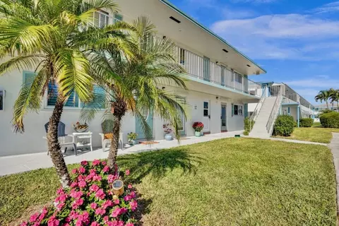 1117 Lake Ter #112, Boynton Beach, FL 33426