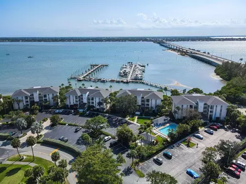 370 NEdgewater Dr #302, Stuart, FL 34996