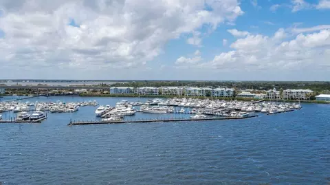 275 NW Flagler #205, Stuart, FL 34994