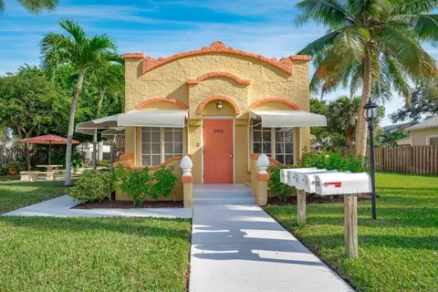 208 S K St, Lake Worth Beach, FL 33460