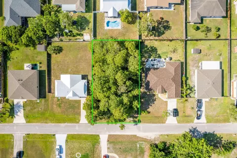 565 SW Fairview Ave, Port St Lucie, FL 34953