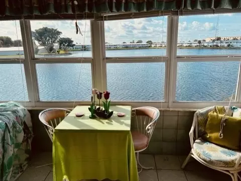 1112 Lake Ter #211, Boynton Beach, FL 33426