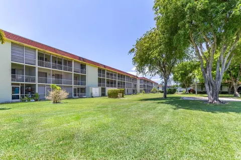 3100 Springdale #307, Palm Springs, FL 33461