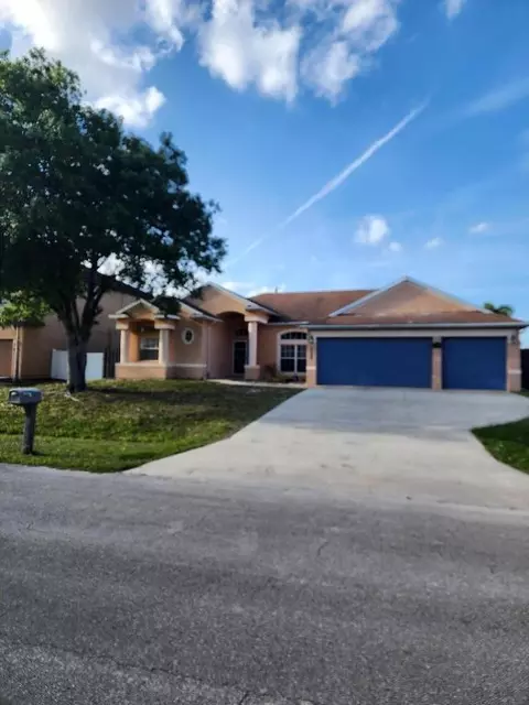 4409 SW Fireside, Port Saint Lucie, FL 34953