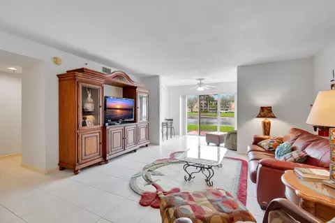 5749 Gemstone Ct #102, Boynton Beach, FL 33437