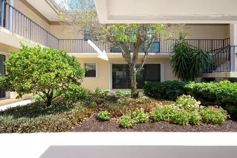 18 SE Turtle Creek Dr #B, Jupiter, FL 33469