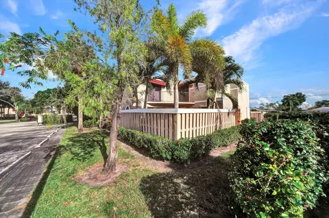 3750 Village Dr #D, Delray Beach, FL 33445