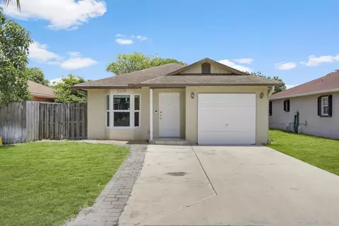 5688 Boynton Cres, Boynton Beach, FL 33437