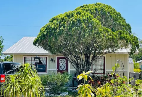 475 13th St SW, Vero Beach, FL 32962