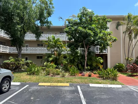 2687 N Garden Dr #105, Lake Worth, FL 33461
