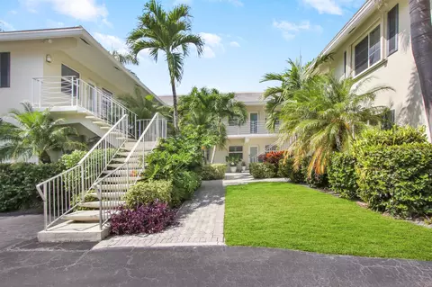 100 Venetian Dr #4, Delray Beach, FL 33483