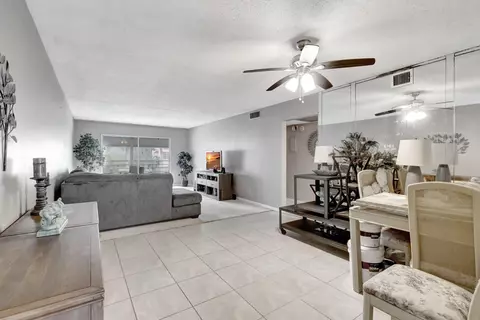 2804 Victoria Way #M2, Coconut Creek, FL 33066