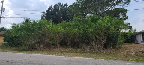 3243 SE Pinto St, Port St Lucie, FL 34984