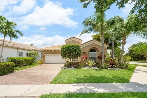 9725 Via Grande W, Wellington, FL 33411