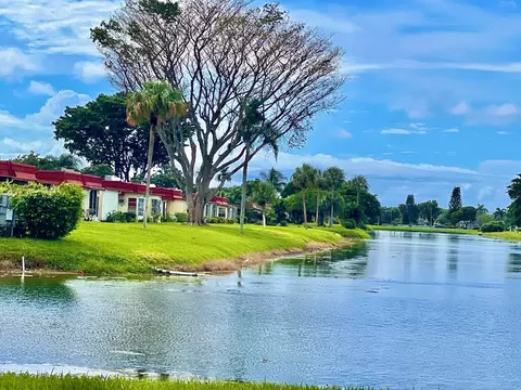 88 Seville F #F, Delray Beach, FL 33446