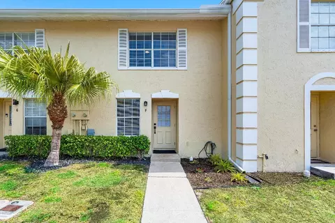 210 Foxtail Dr #F, Greenacres, FL 33415