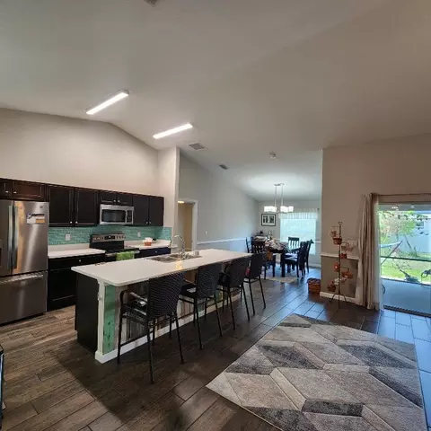 185 SW Starfish, Port Saint Lucie, FL 34984