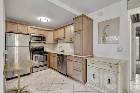 181 Mansfield E, Boca Raton, FL 33434