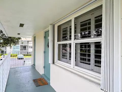 200 Horizons W #212, Boynton Beach, FL 33435
