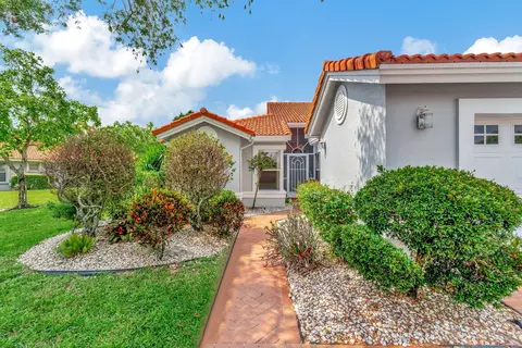 7096 Summer Tree Dr, Boynton Beach, FL 33437