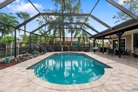 14536 Stirrup Ln, Wellington, FL 33414