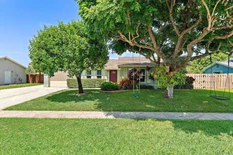 787 Carissa, Royal Palm Beach, FL 33411