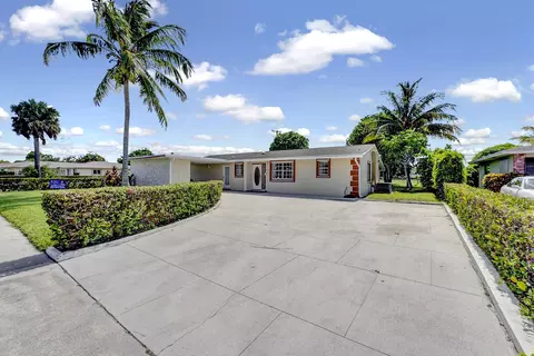 1107 S Mangonia, West Palm Beach, FL 33401