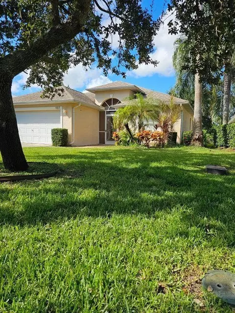 527 SW Cyrilla Trl, Port Saint Lucie, FL 34953