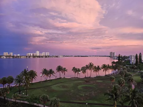 801 Lake Shore Dr #814, Lake Park, FL 33403