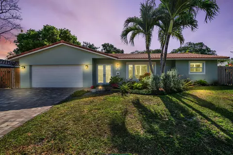 698 SW 15th Ave, Boca Raton, FL 33486