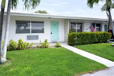 728 Ridge Rd #21, Lantana, FL 33462