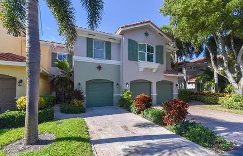 182 Las Brisas Cir, Hypoluxo, FL 33462
