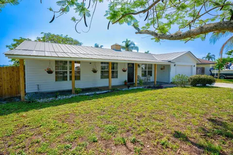 8871 SEagle Ave, Hobe Sound, FL 33455