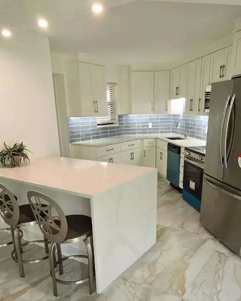 5850 Camino Del Sol #105, Boca Raton, FL 33433