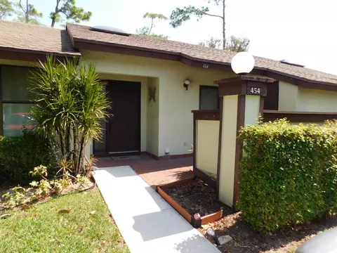 454 Knollwood Ct, Royal Palm Beach, FL 33411