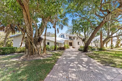 12 Oakwood, Sewalls Point, FL 34996