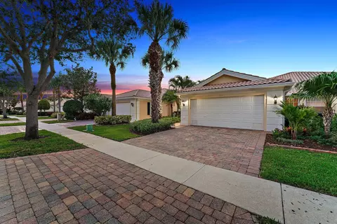 3071 Verdmont Ln, Wellington, FL 33414
