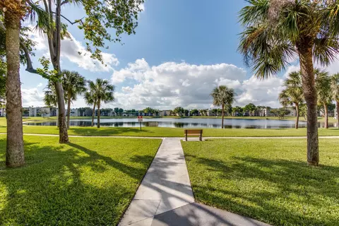 5100 Las Verdes #121, Delray Beach, FL 33484