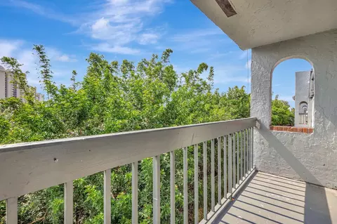 2050 N Congress Ave #409, West Palm Beach, FL 33401