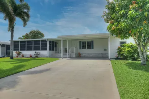 1033 Wren Cir, Barefoot Bay, FL 32976