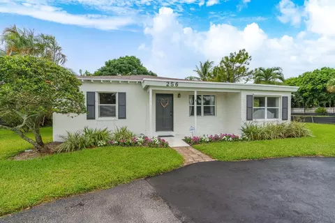 256 NE 16th St, Delray Beach, FL 33444