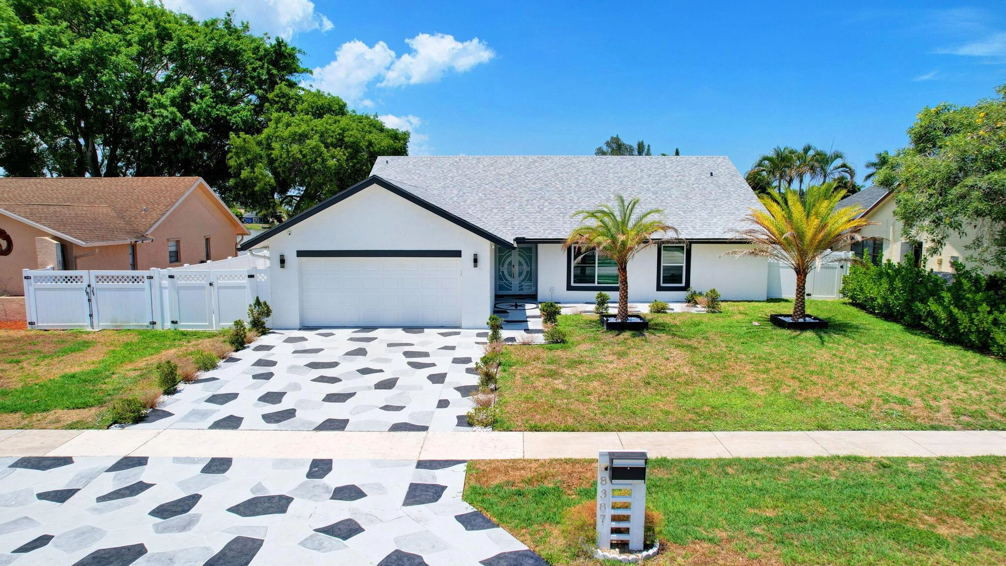 8387 Myakka Ct