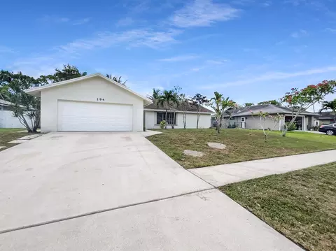 194 Dove Cir, Royal Palm Beach, FL 33411