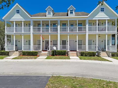 3322 Monterey Sq #102, Fort Pierce, FL 34982