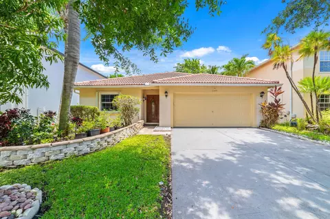5397 Meadows Edge Dr, Lake Worth, FL 33463