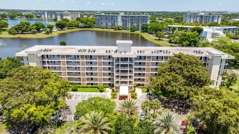 2751 N Palm Aire #402, Pompano Beach, FL 33069